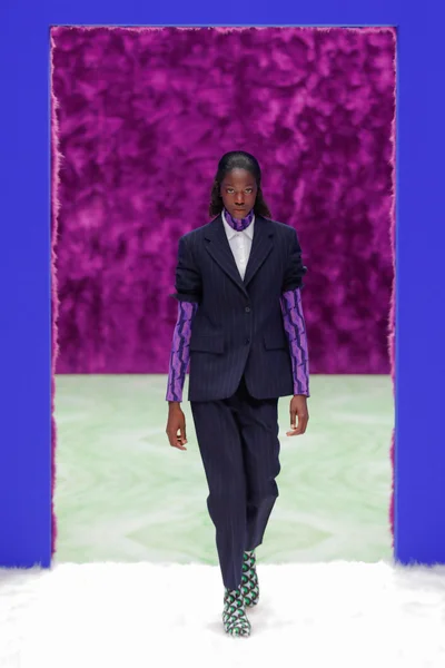 Look 7